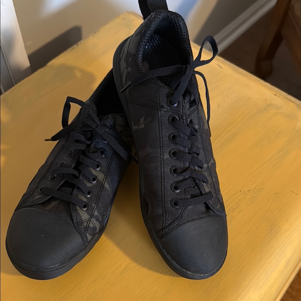 Men's Black Canvas Sneakers